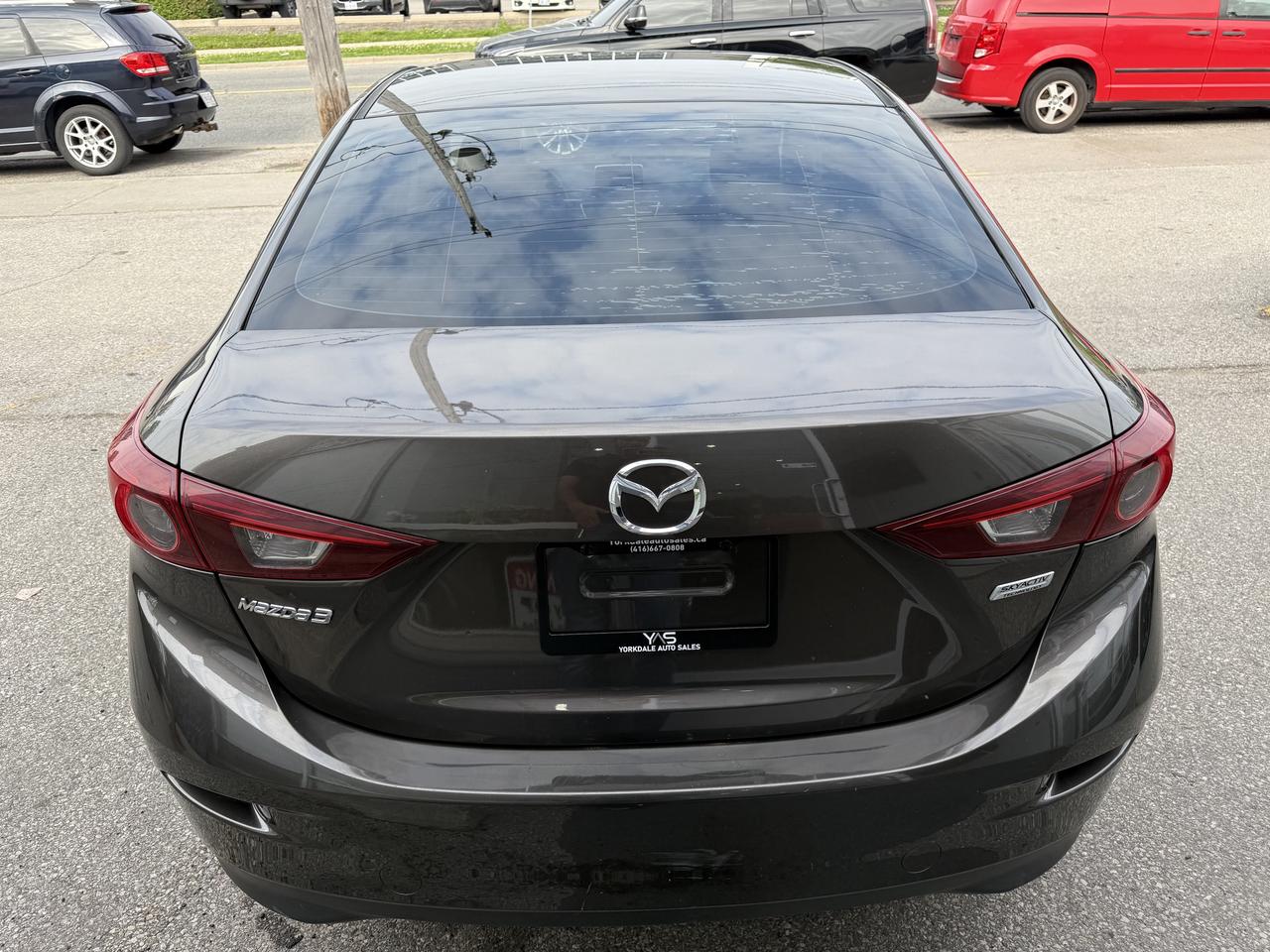 2016 Mazda MAZDA3 i Touring Photo4