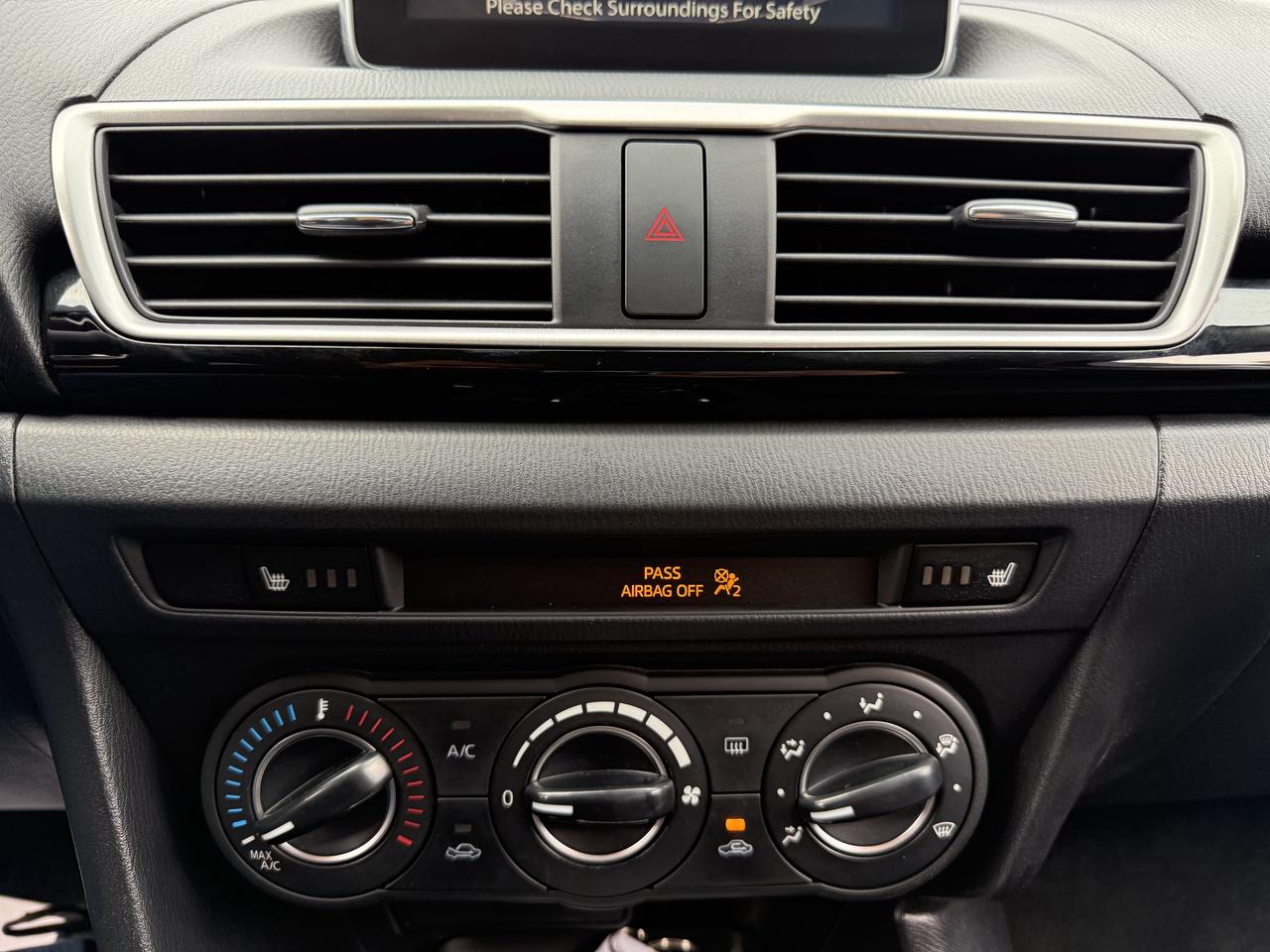 2016 Mazda MAZDA3 i Touring Photo