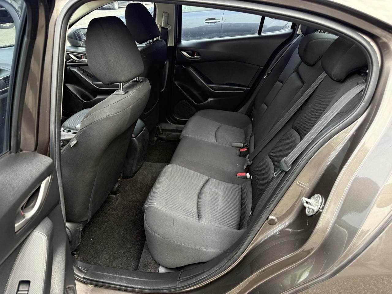 2016 Mazda MAZDA3 i Touring Photo