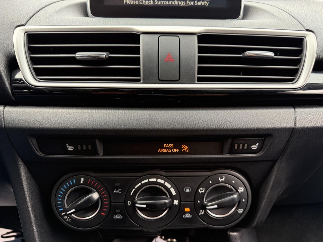 2016 Mazda MAZDA3 i Touring Photo