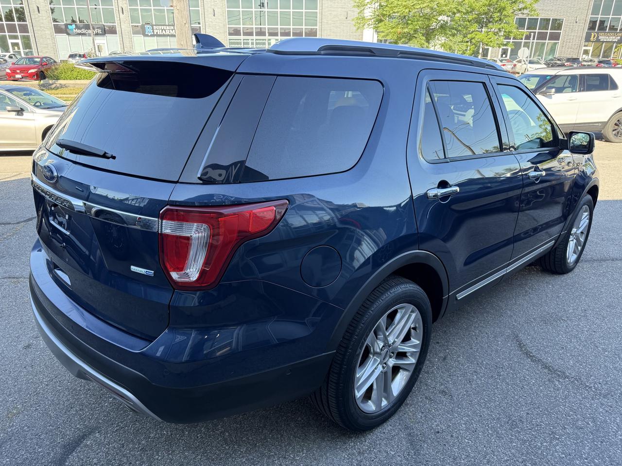 2016 Ford Explorer LIMITED Photo3
