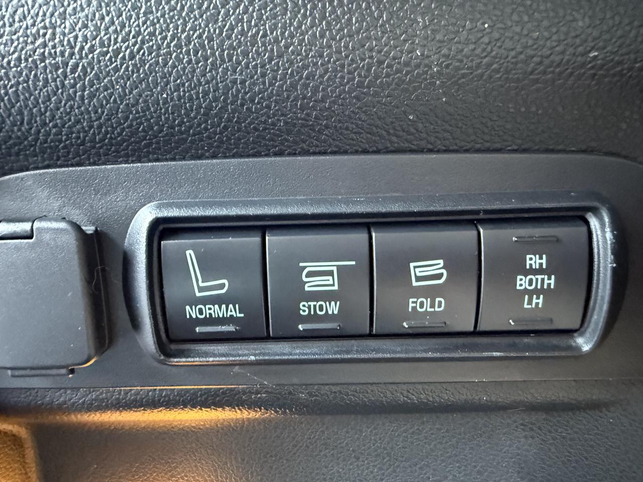 2016 Ford Explorer LIMITED Photo