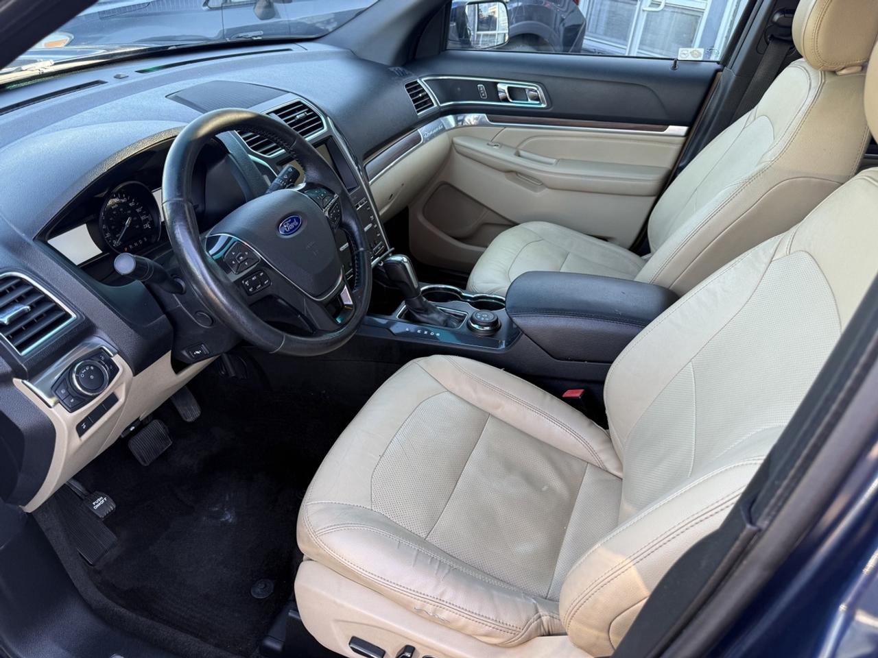 2016 Ford Explorer LIMITED Photo