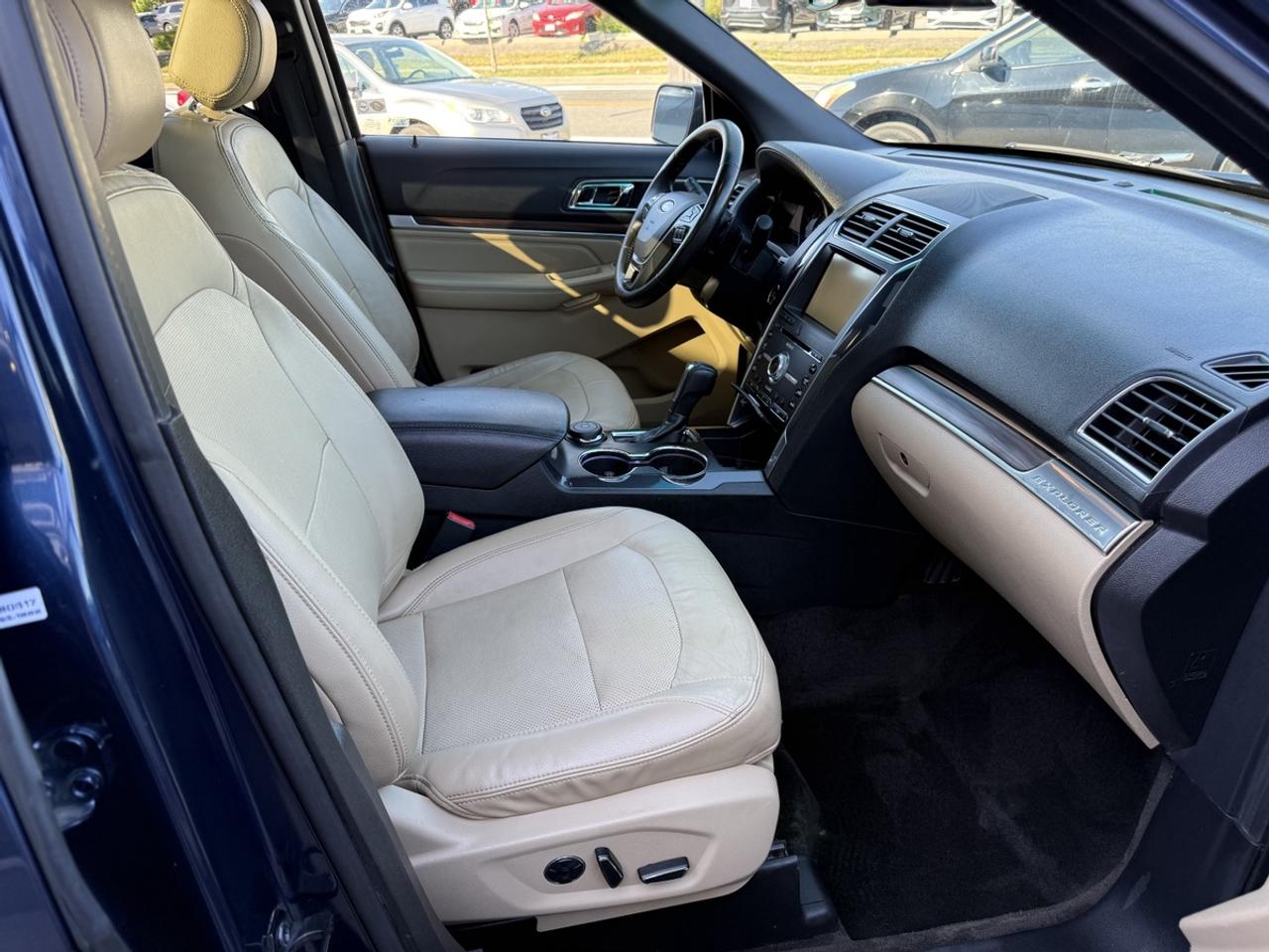 2016 Ford Explorer LIMITED Photo