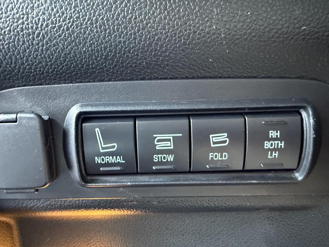 2016 Ford Explorer LIMITED Photo