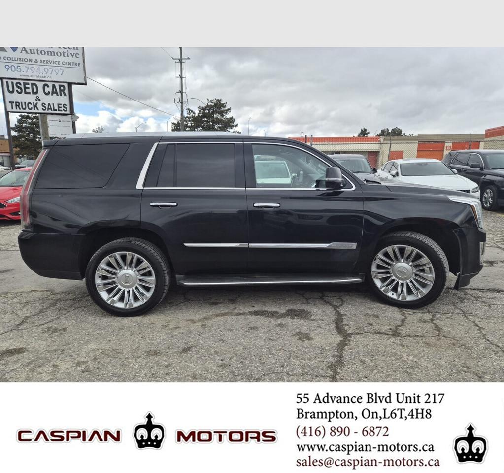2016 Cadillac Escalade LUXURY Photo3