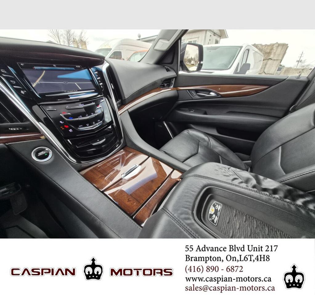 2016 Cadillac Escalade LUXURY Photo