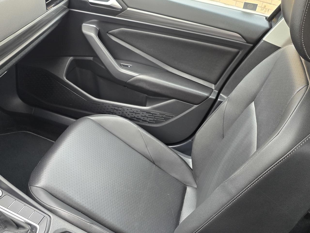 2019 Volkswagen Jetta HIGHLINE Photo