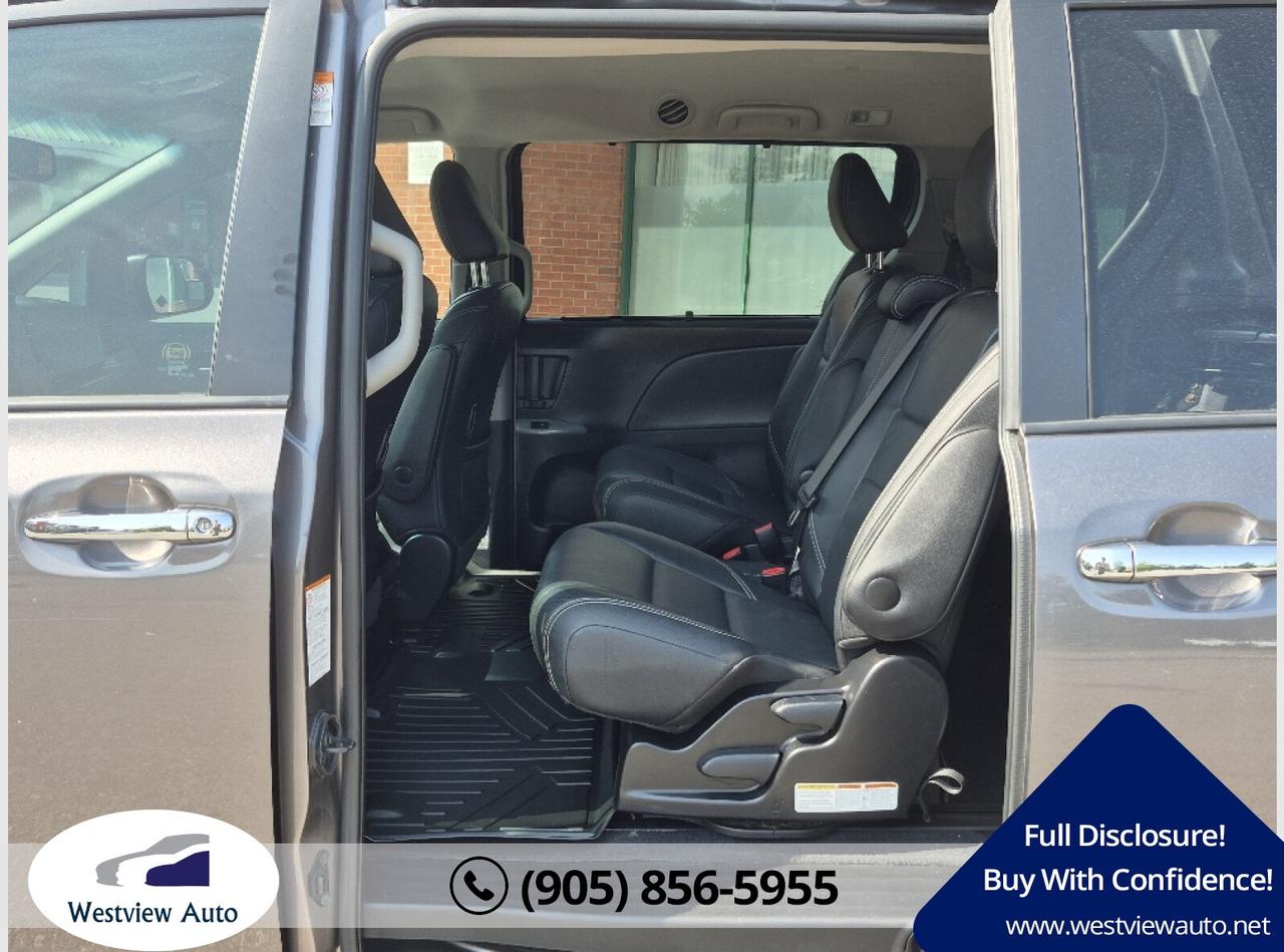 2017 Toyota Sienna SE Photo