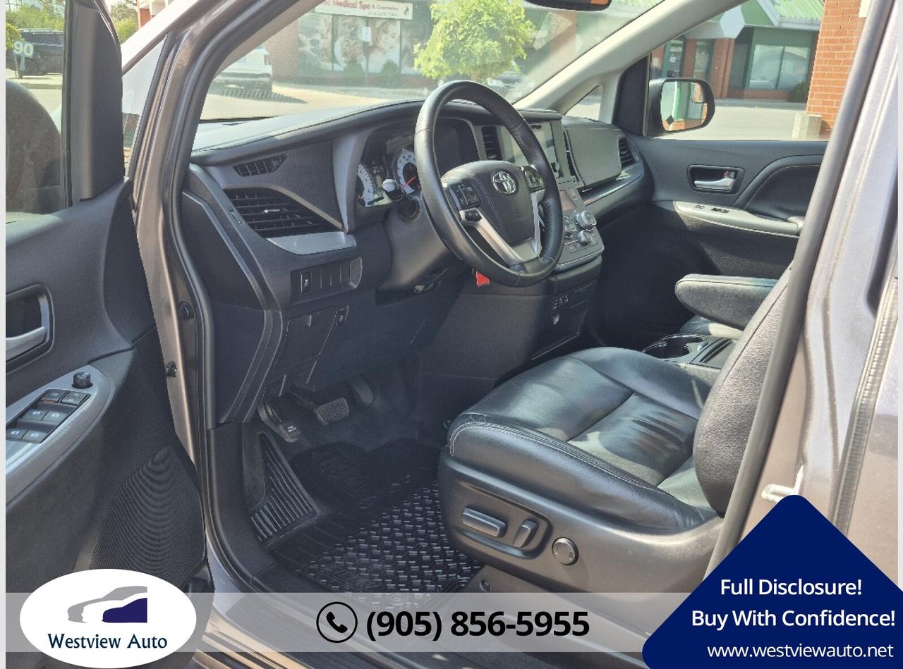 2017 Toyota Sienna SE Photo3