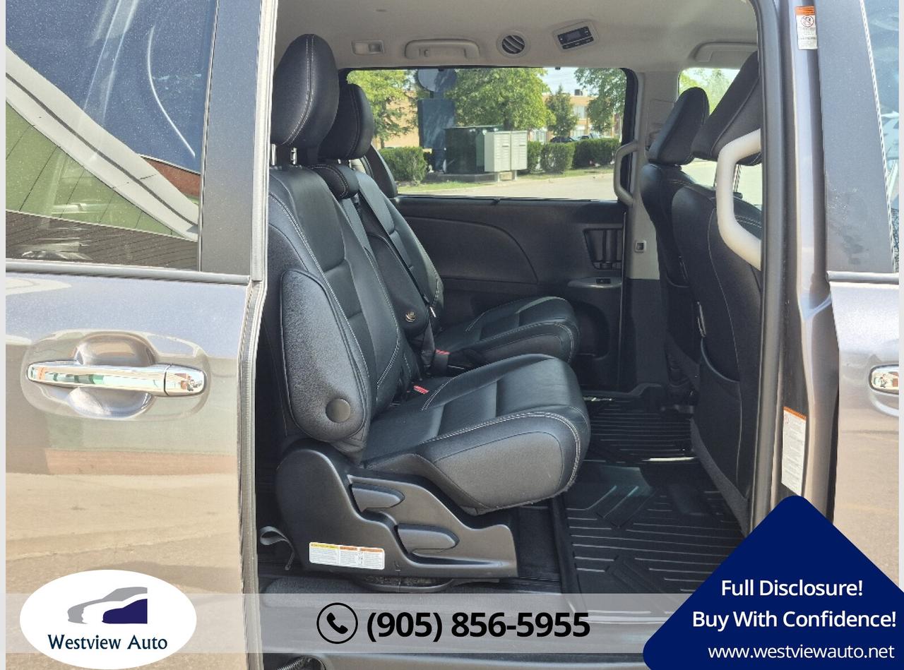 2017 Toyota Sienna SE Photo