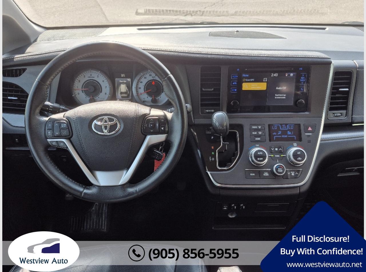 2017 Toyota Sienna SE Photo