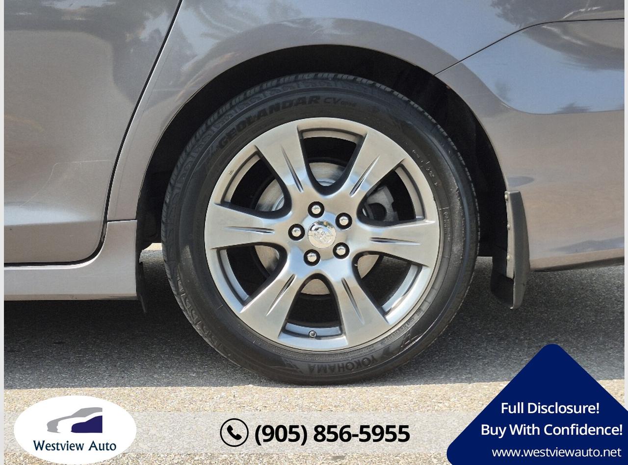 2017 Toyota Sienna SE Photo