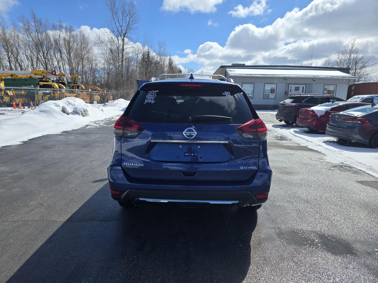 2019 Nissan Rogue SV Photo4