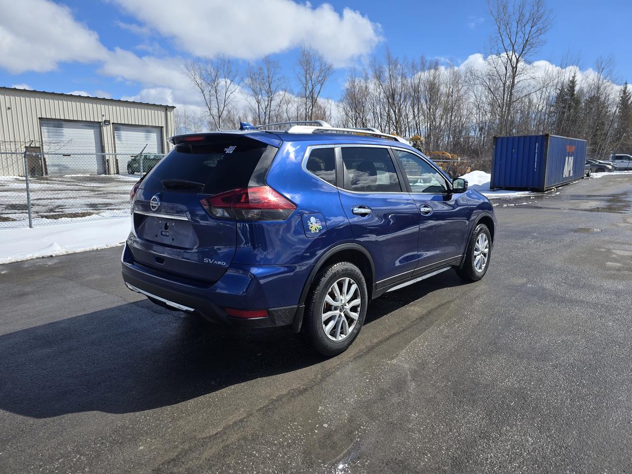 2019 Nissan Rogue SV Photo3