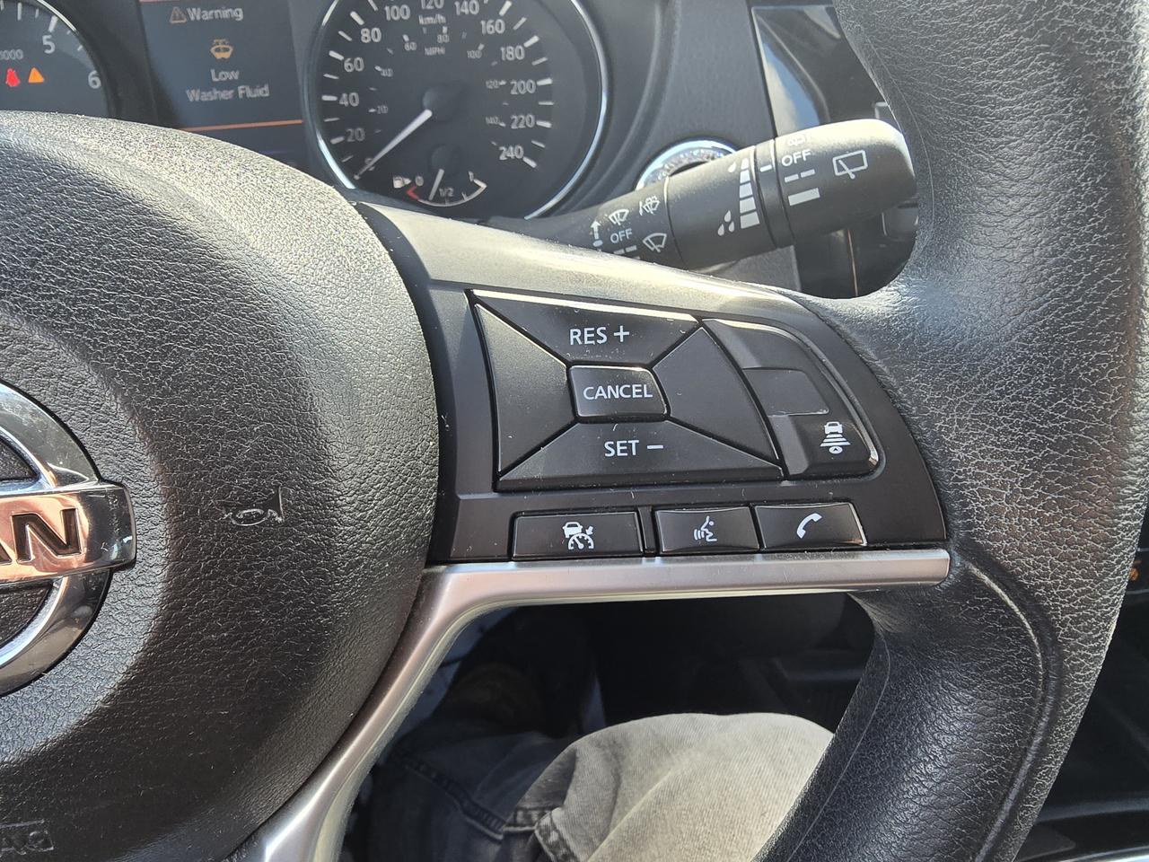 2019 Nissan Rogue SV Photo