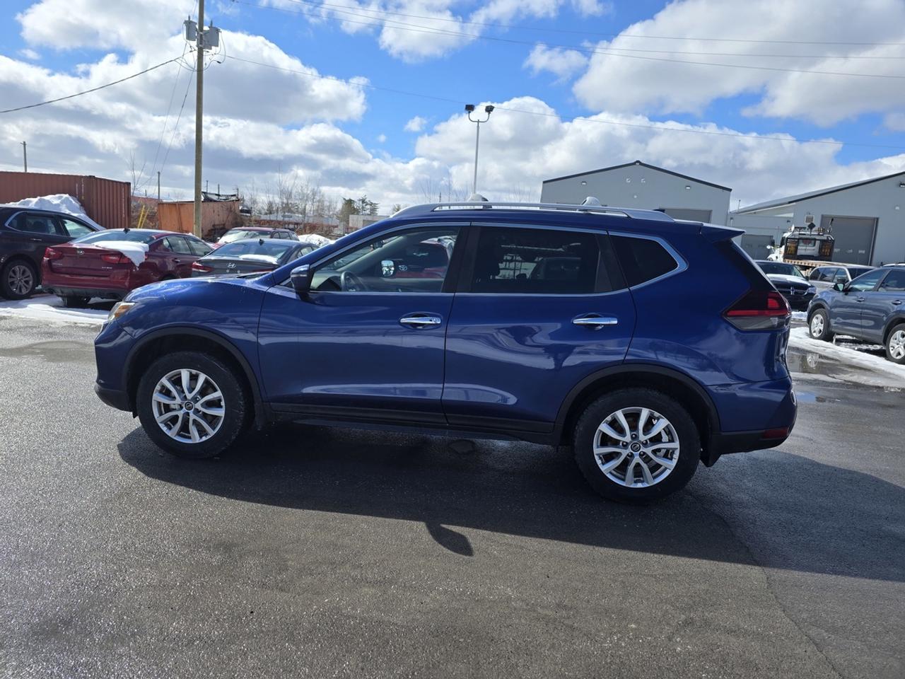 2019 Nissan Rogue SV Photo