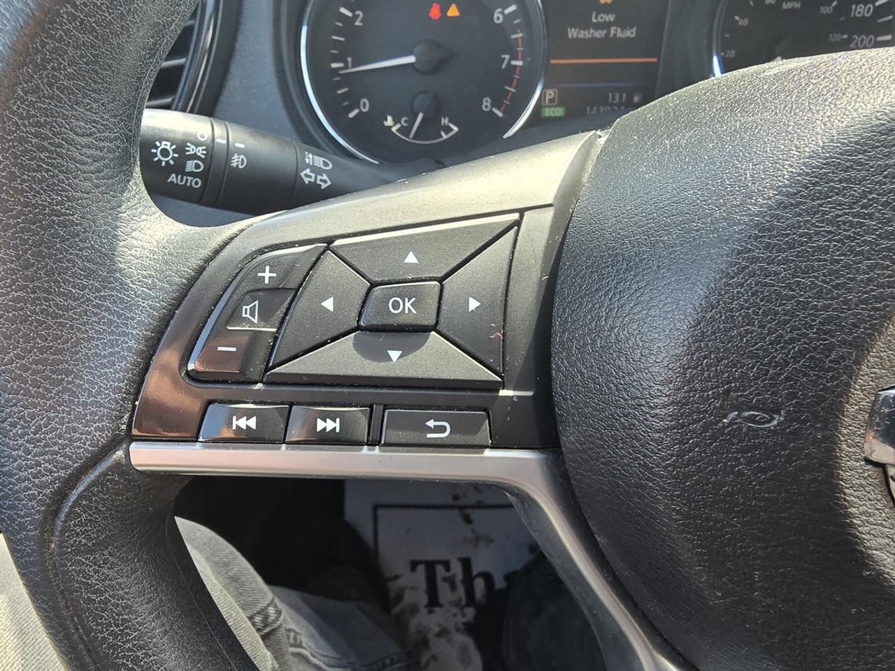 2019 Nissan Rogue SV Photo