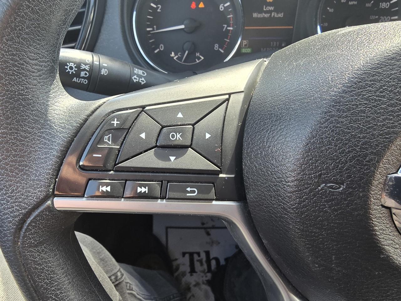 2019 Nissan Rogue SV Photo