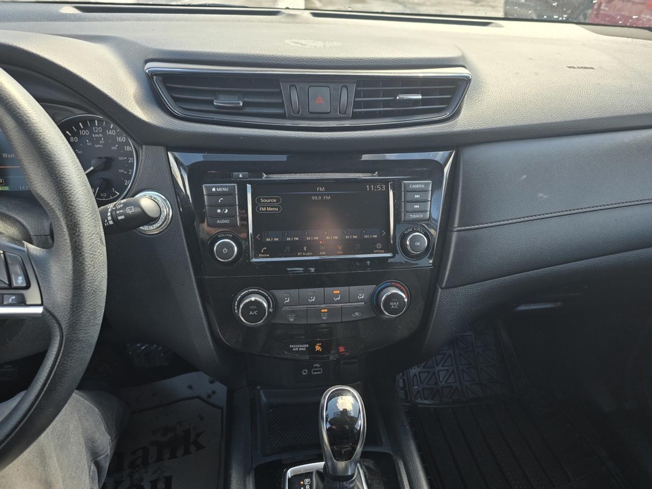 2019 Nissan Rogue SV Photo
