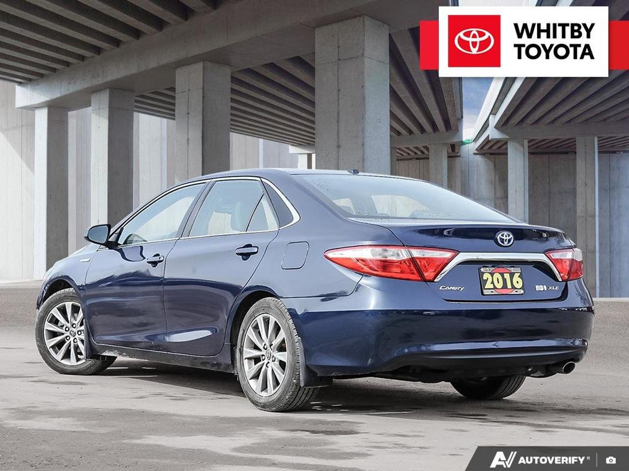 2016 Toyota Camry Hybrid XLE 2.5L Photo4