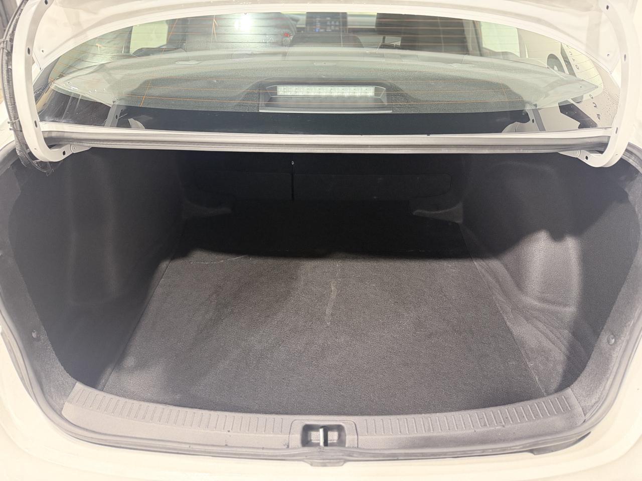 2025 Toyota Corolla LE Photo