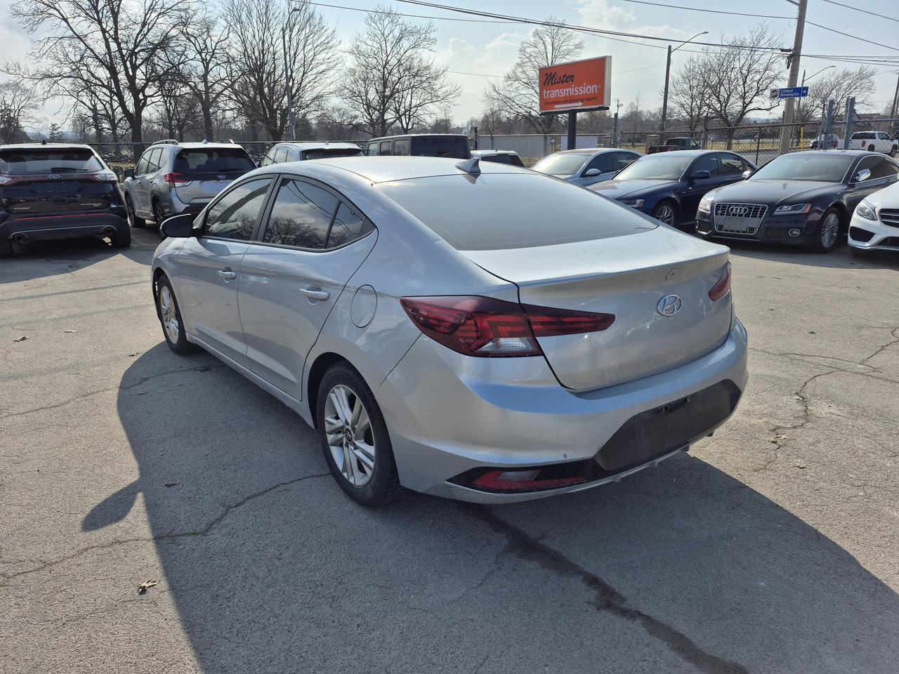 2020 Hyundai Elantra Limited Photo