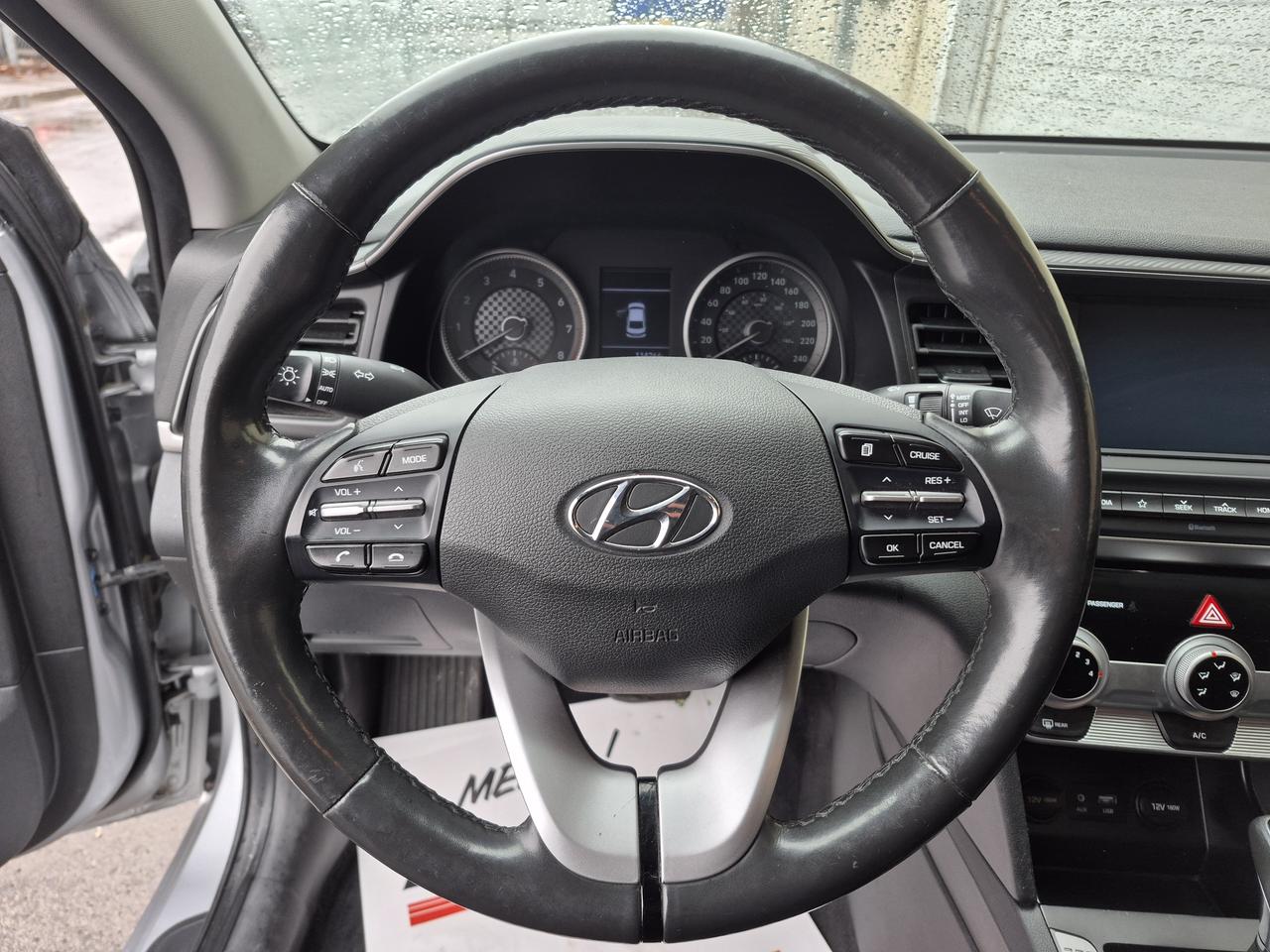 2020 Hyundai Elantra Limited Photo