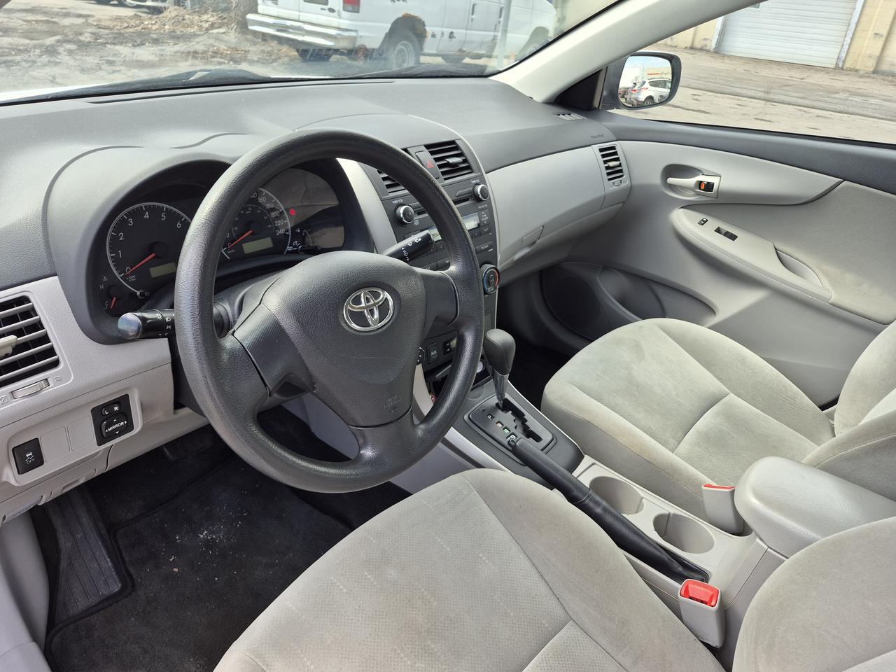 2011 Toyota Corolla LE Photo