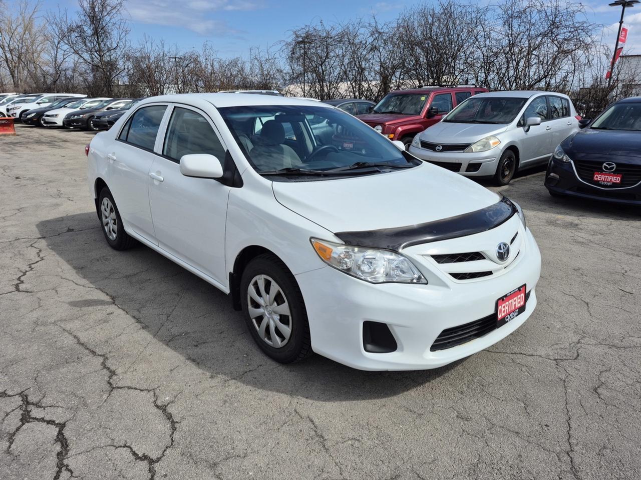 2011 Toyota Corolla LE Photo2