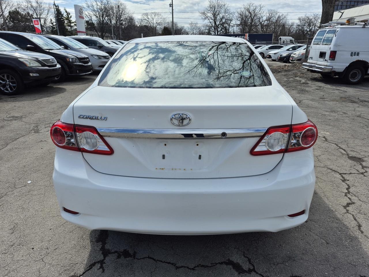 2011 Toyota Corolla LE Photo