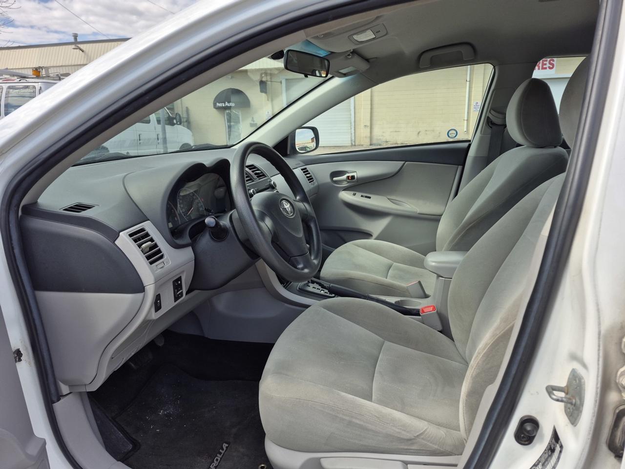 2011 Toyota Corolla LE Photo