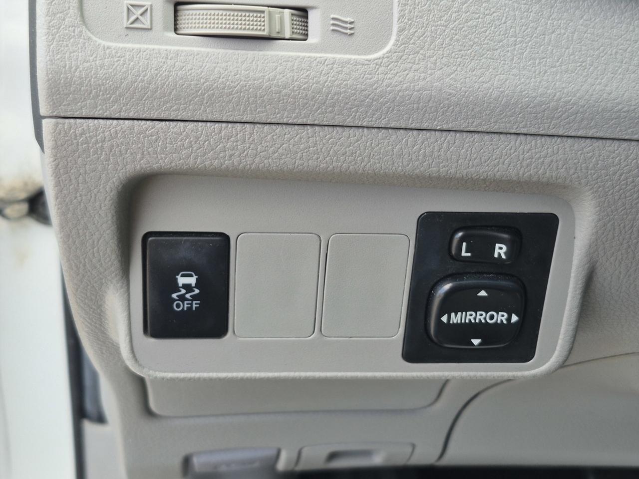 2011 Toyota Corolla LE Photo