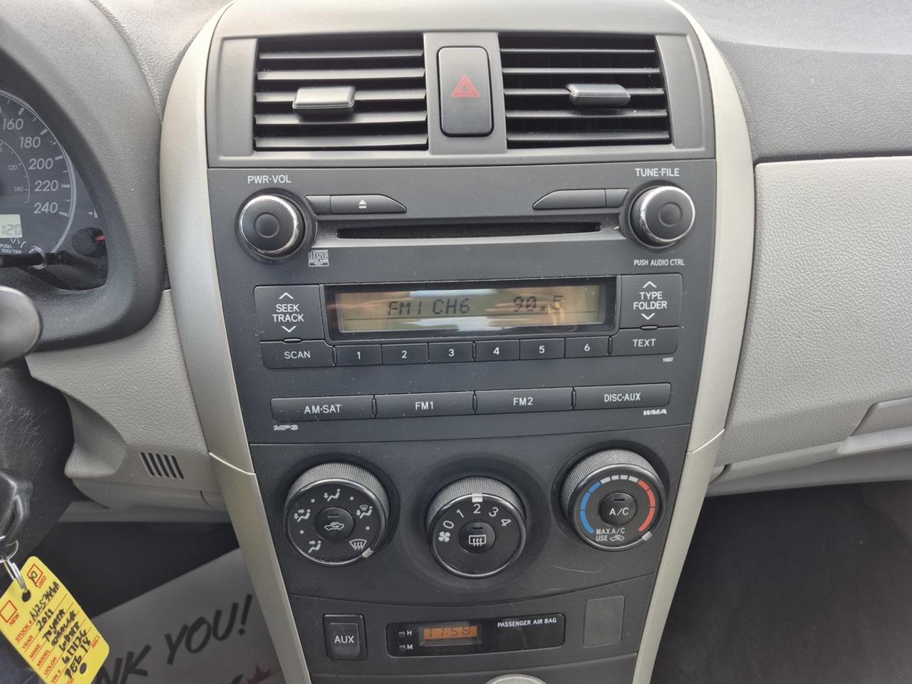 2011 Toyota Corolla LE Photo