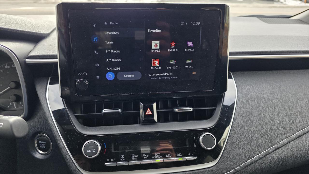 2025 Toyota Corolla SE Photo