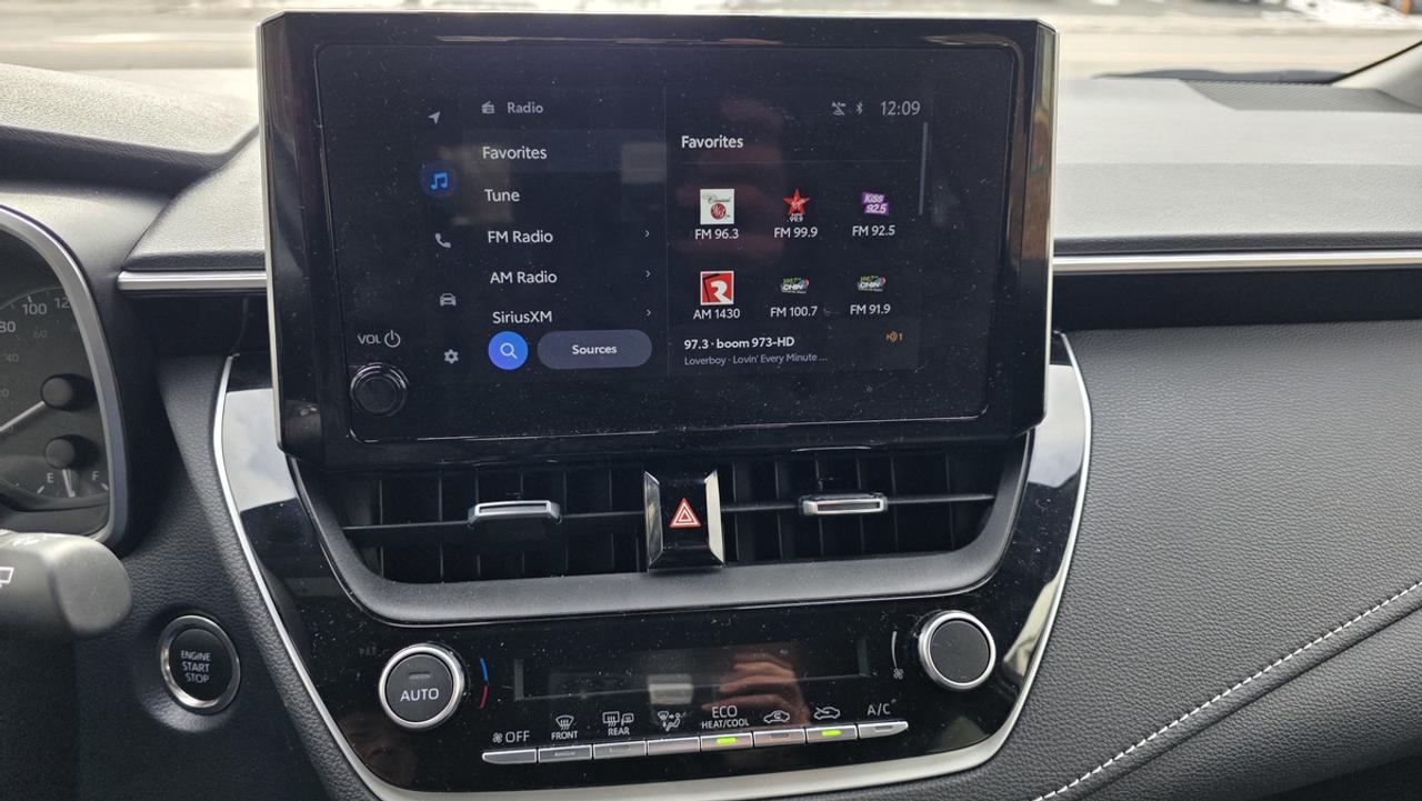 2025 Toyota Corolla SE Photo