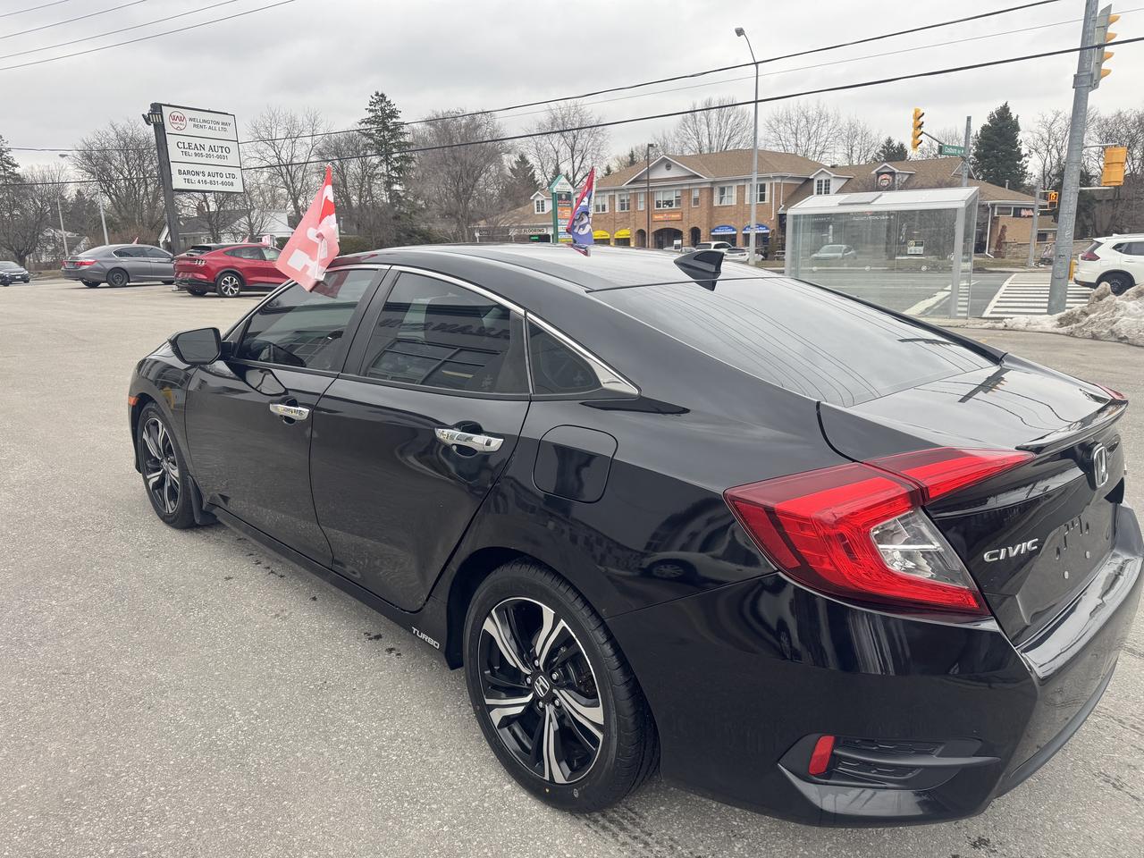 2017 Honda Civic Touring Photo