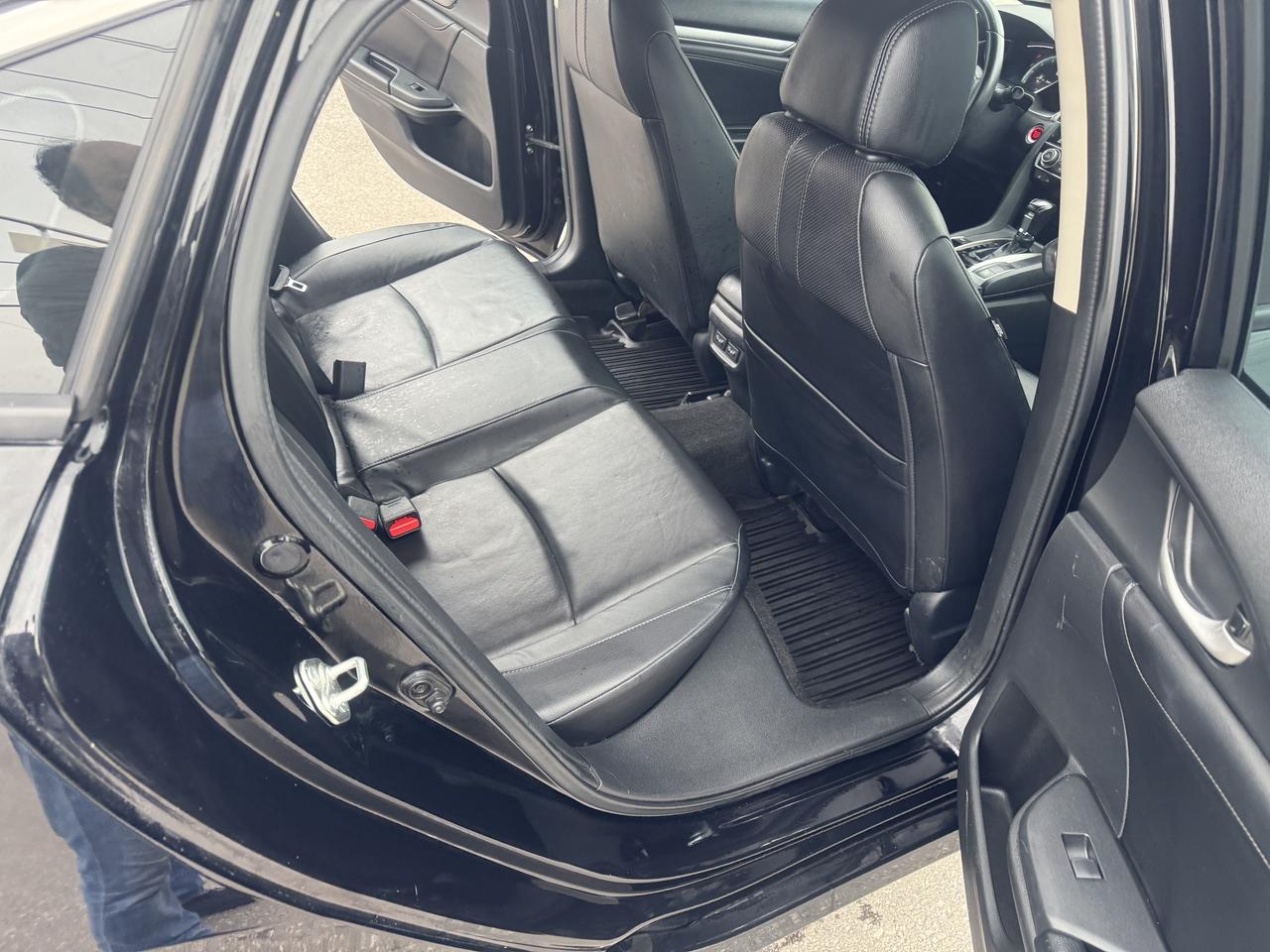 2017 Honda Civic Touring Photo