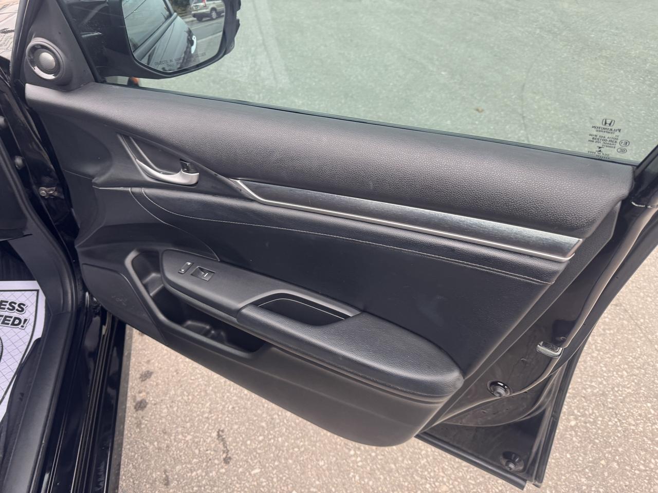 2017 Honda Civic Touring Photo