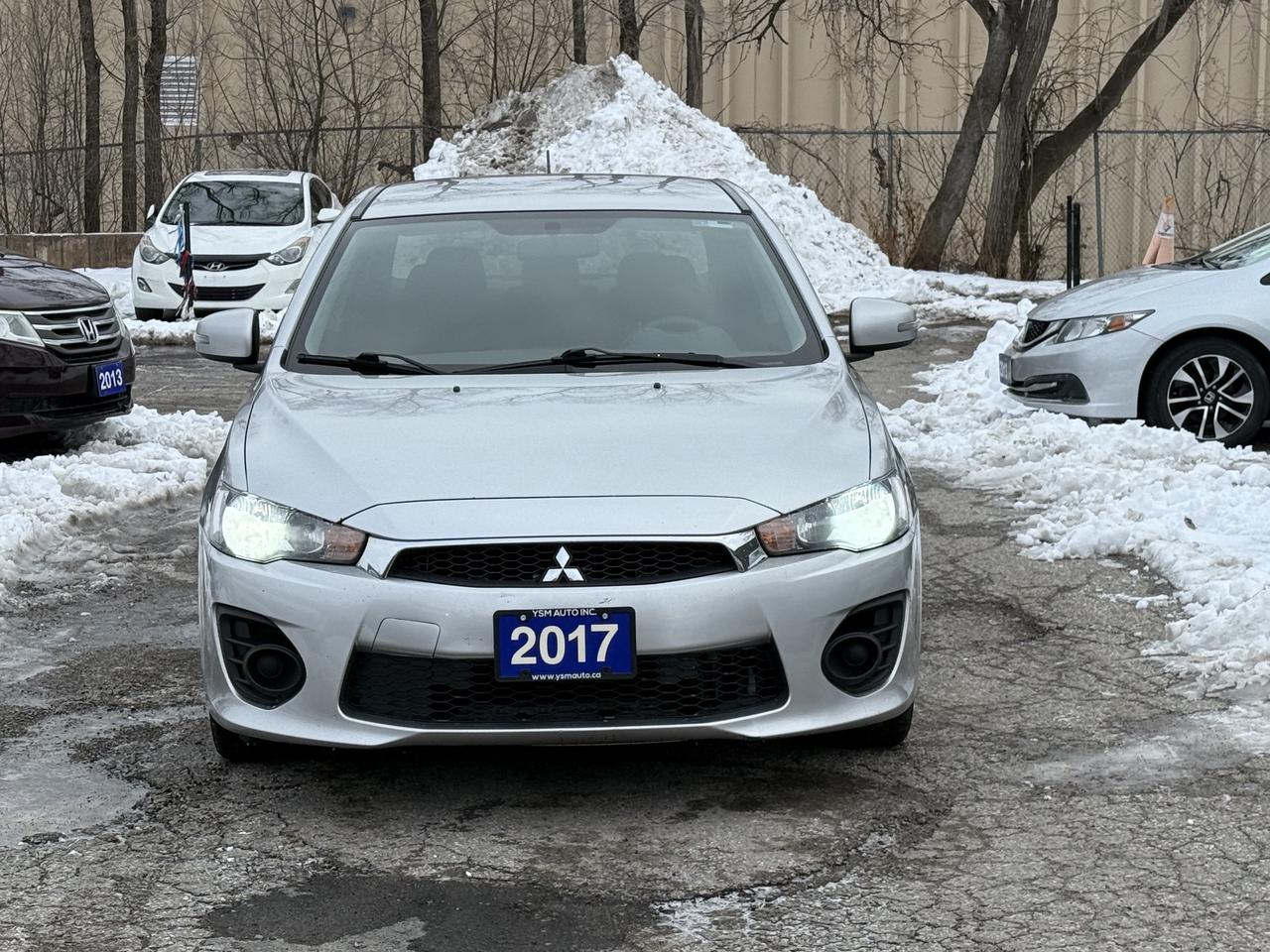 2017 Mitsubishi Lancer ES Photo
