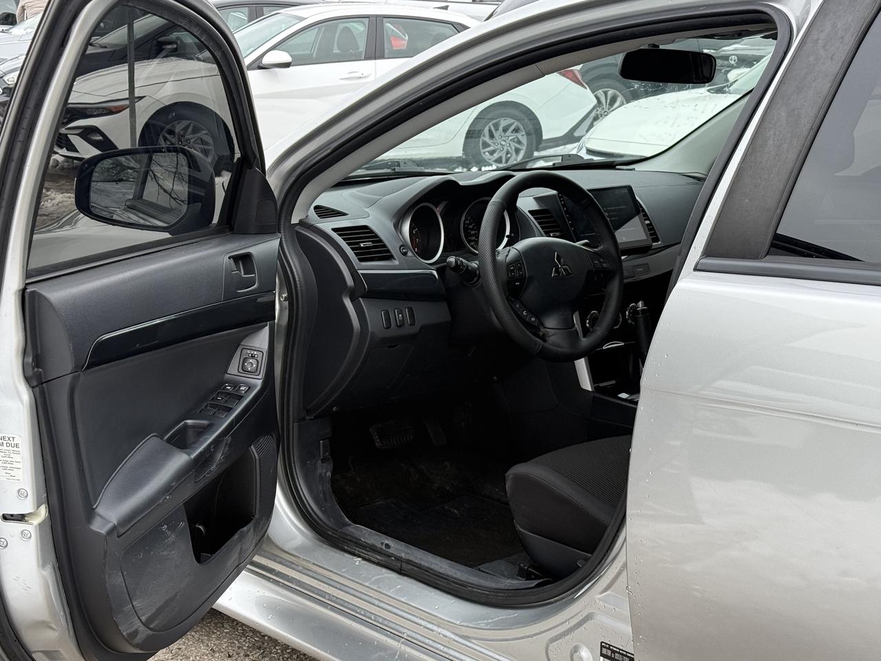 2017 Mitsubishi Lancer ES Photo