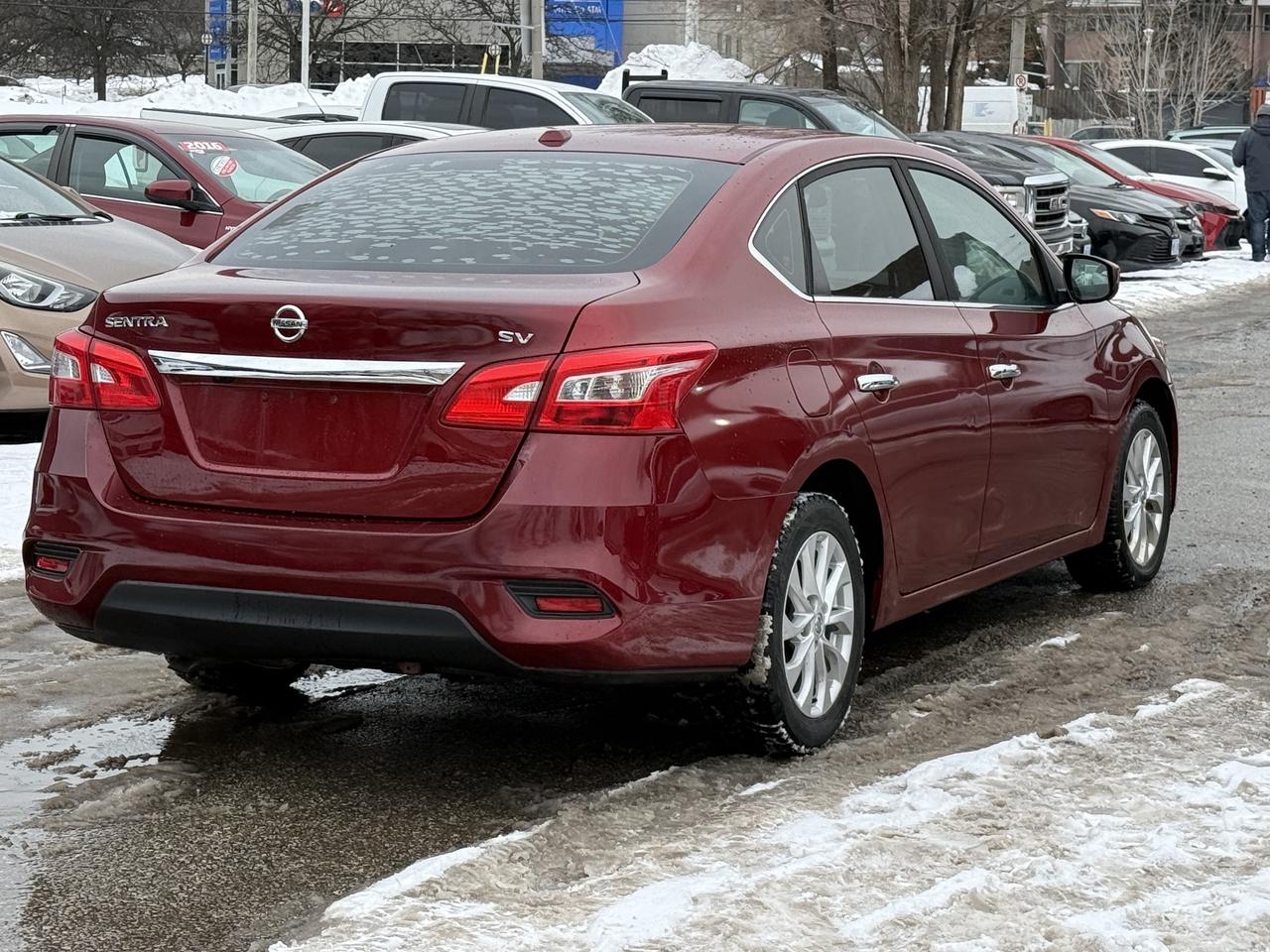 2018 Nissan Sentra SV Photo4