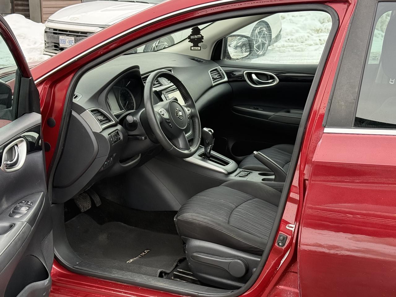 2018 Nissan Sentra SV Photo