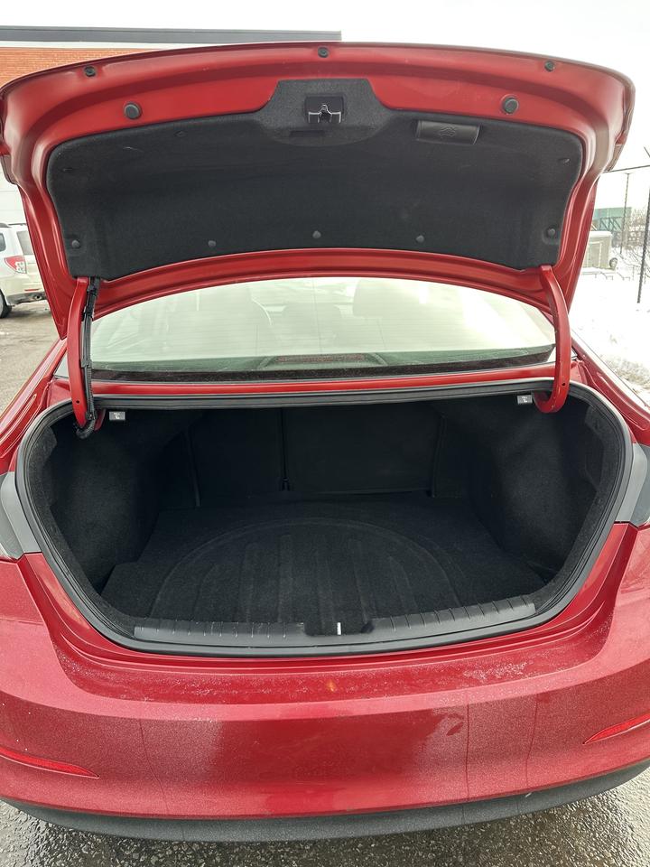 2017 Hyundai Elantra Limited Photo