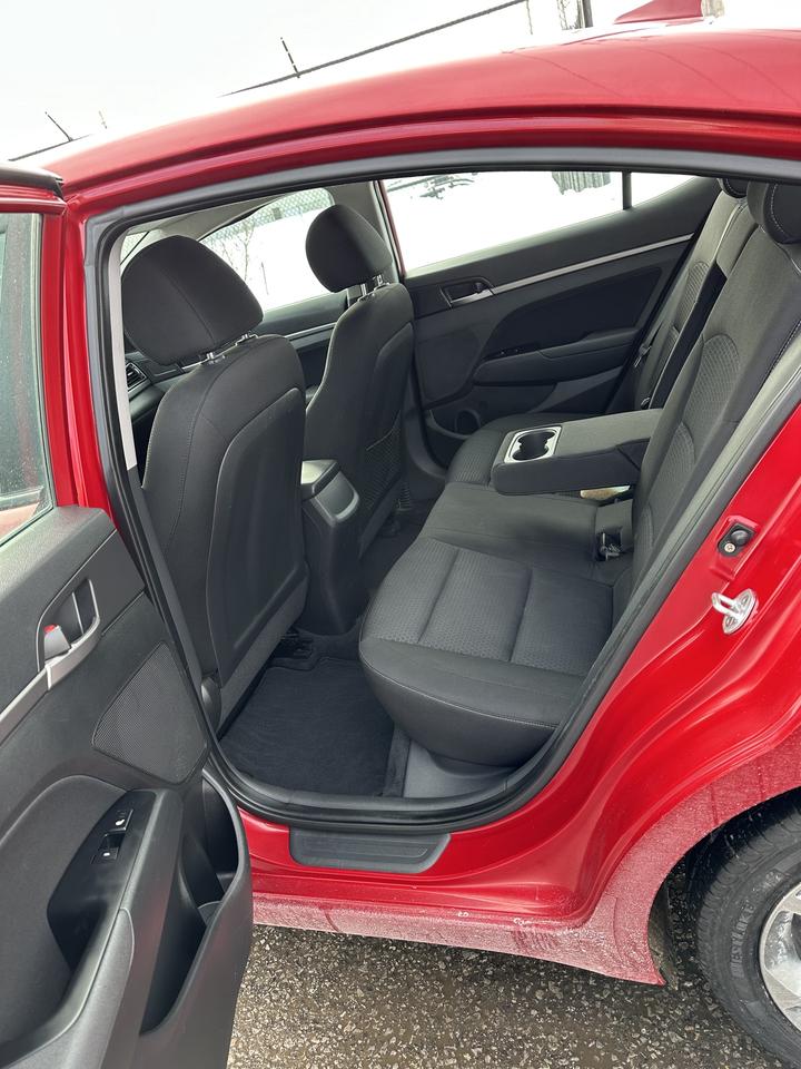 2017 Hyundai Elantra Limited Photo