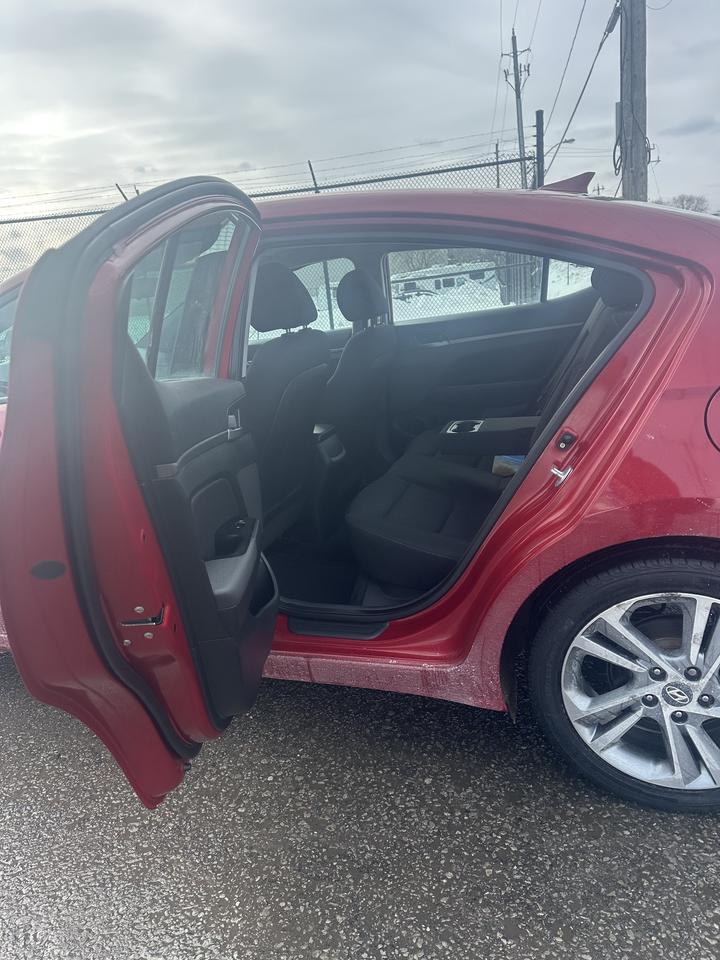 2017 Hyundai Elantra Limited Photo