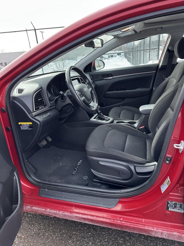 2017 Hyundai Elantra Limited Photo