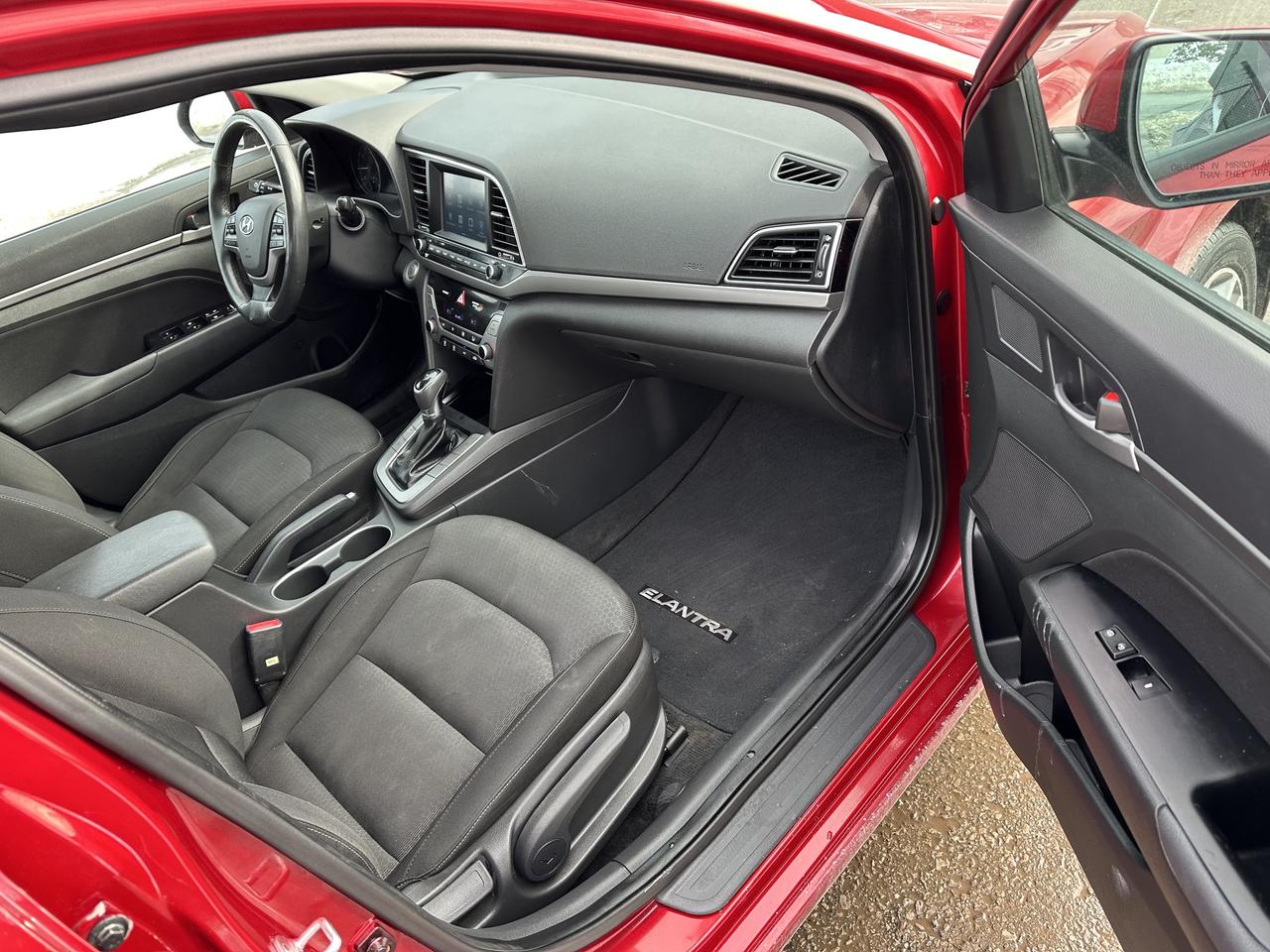 2017 Hyundai Elantra Limited Photo