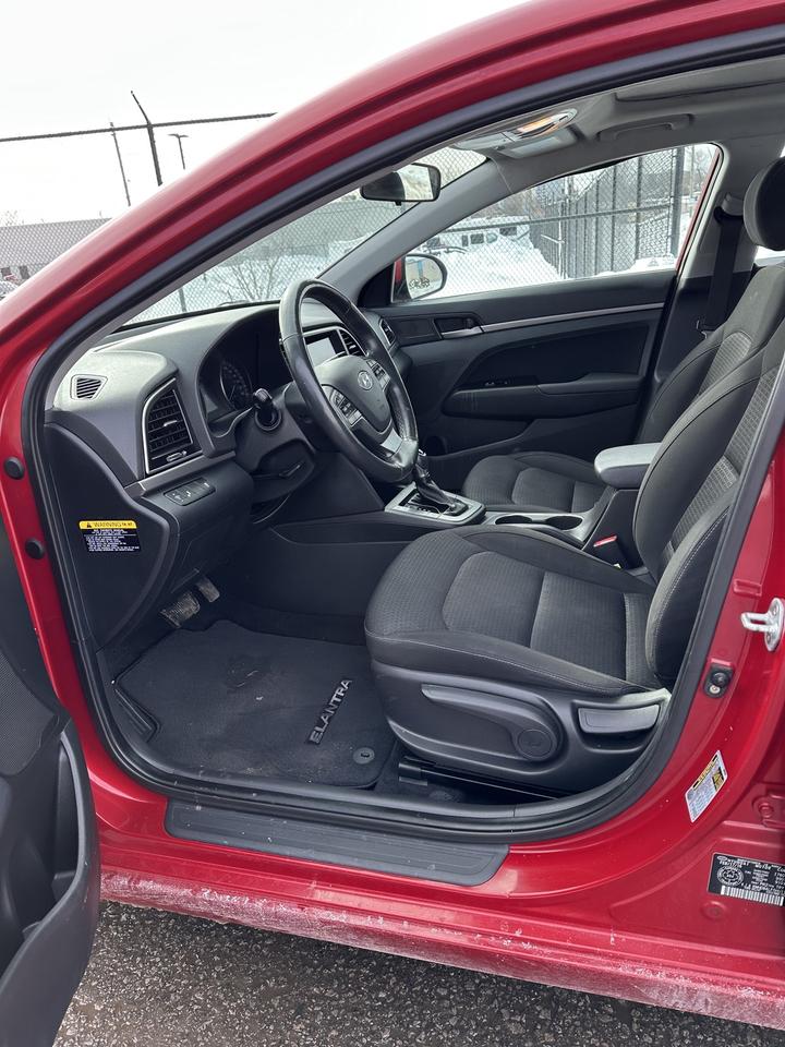 2017 Hyundai Elantra Limited Photo