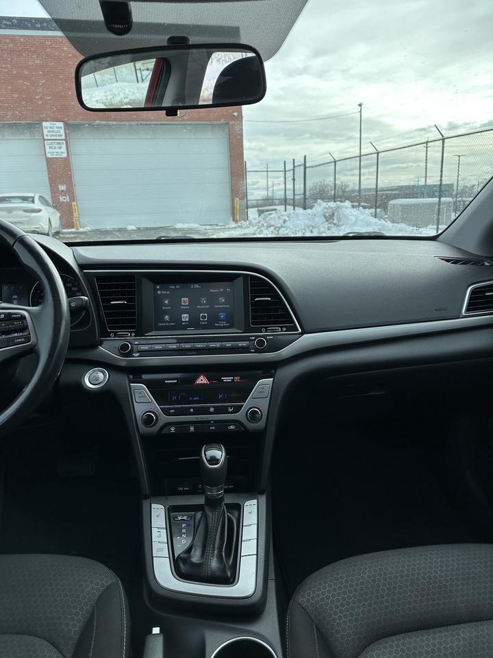 2017 Hyundai Elantra Limited Photo